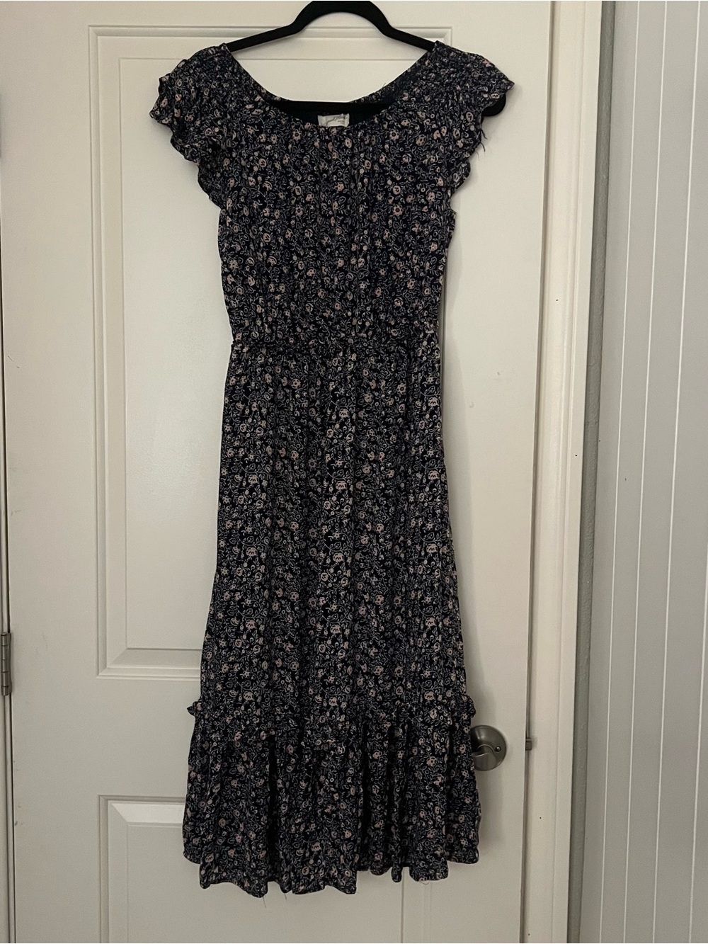 Universal Threads Floral Ruffle Sleeve Midi Dress in Navy
